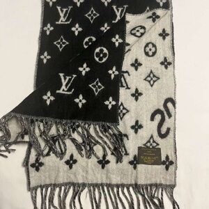 Louis Vuitton Black and White Monogram Wool Scarf